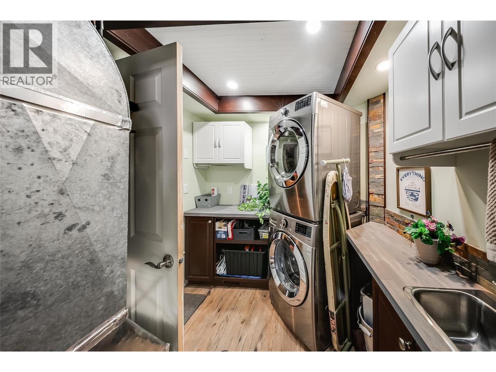 3315 LAUREL Crescent - 31