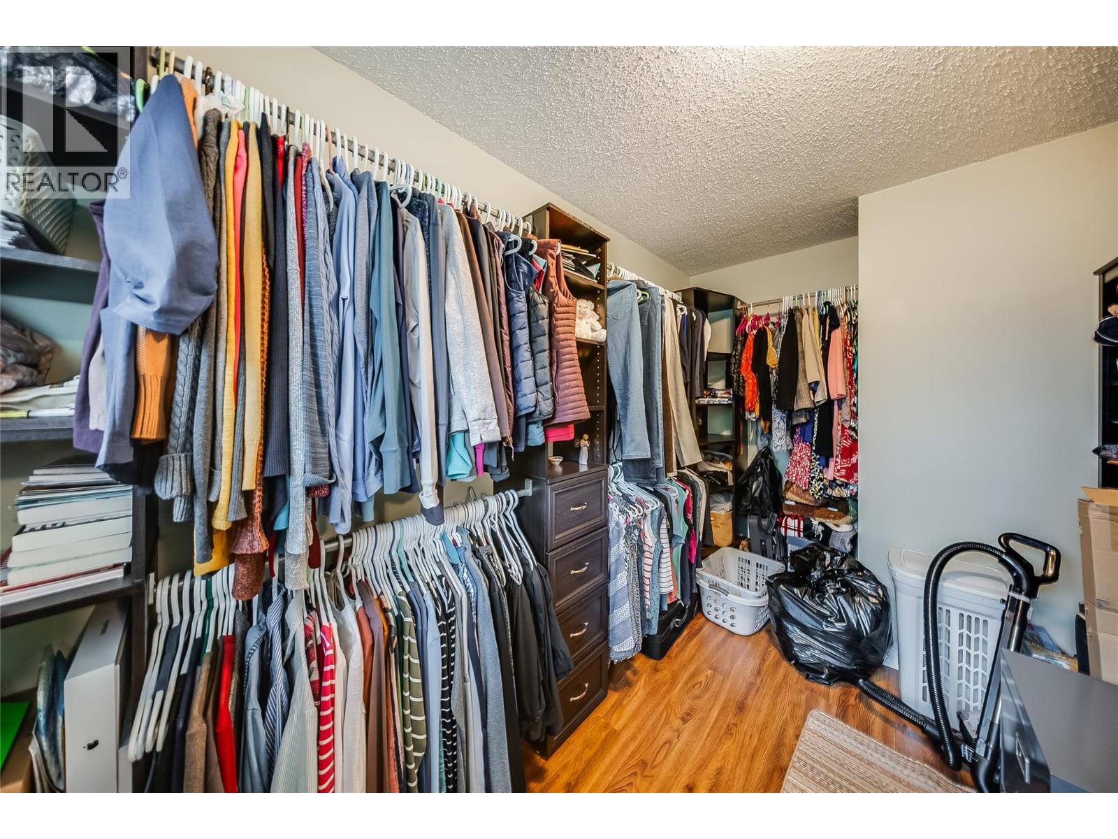 3315 LAUREL Crescent - Image 23