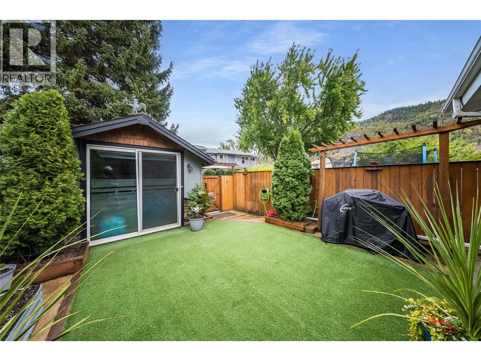 3315 LAUREL Crescent - 36