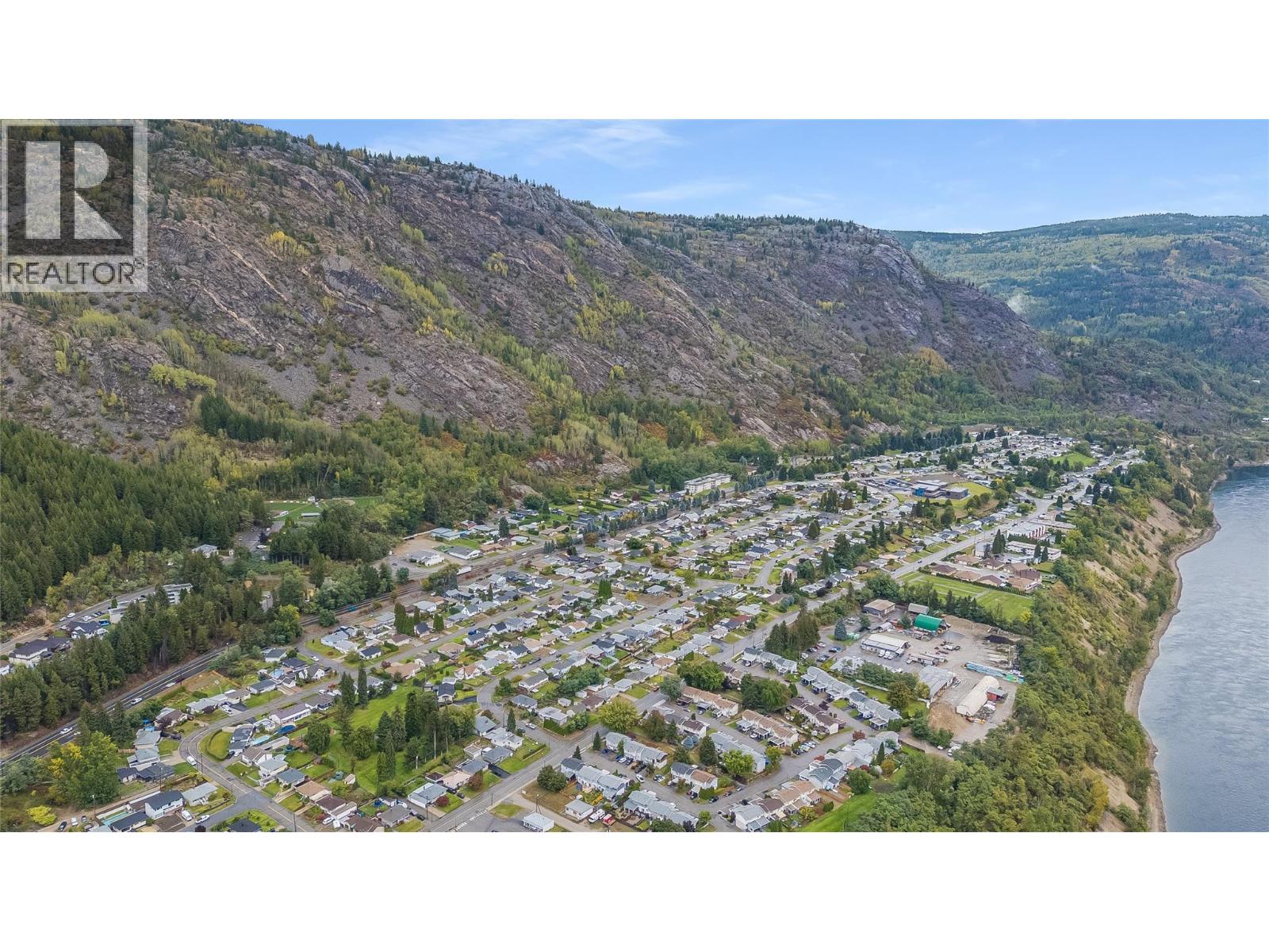 3315 LAUREL Crescent - 46