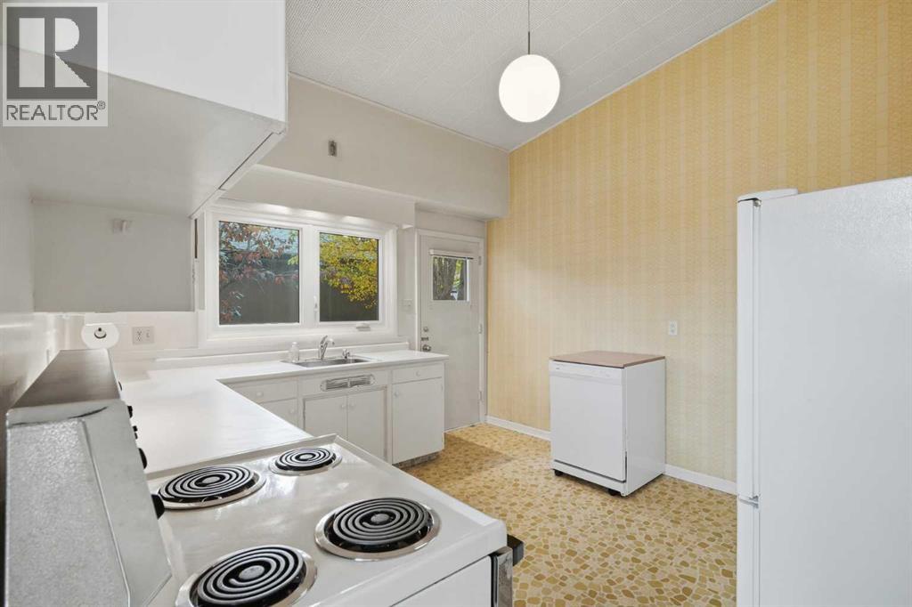 35 Cornwallis Drive NW - photo 9