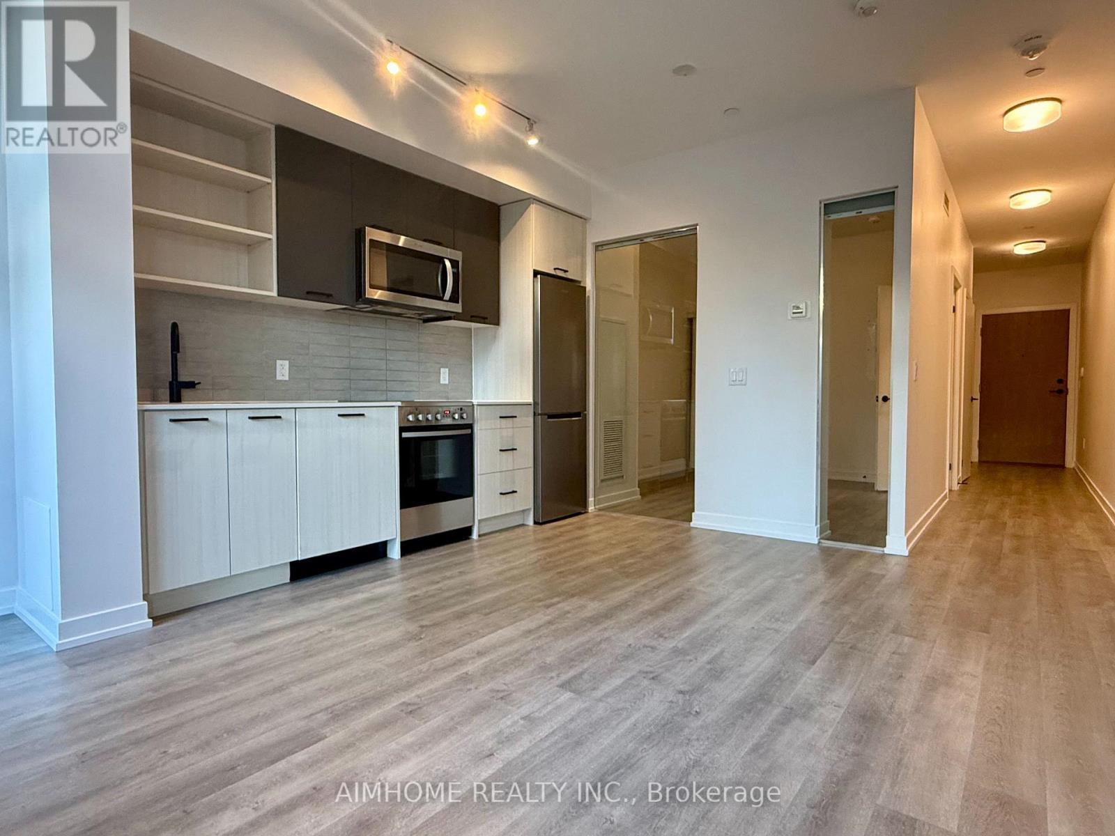 110 - 2300 ST. CLAIR AVENUE W, Toronto (Junction Area) — photo 5