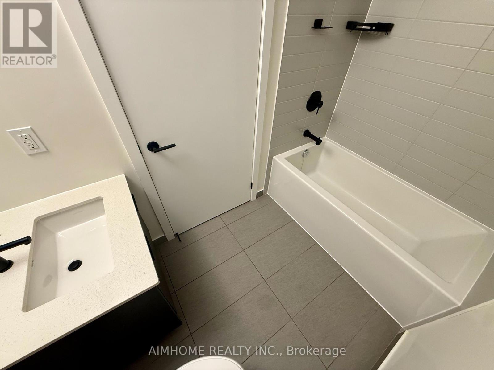 110 - 2300 ST. CLAIR AVENUE W, Toronto (Junction Area) — photo 7