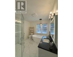 Living room - 121 West 23rd Street, Hamilton, ON L9C4V6 Photo 9