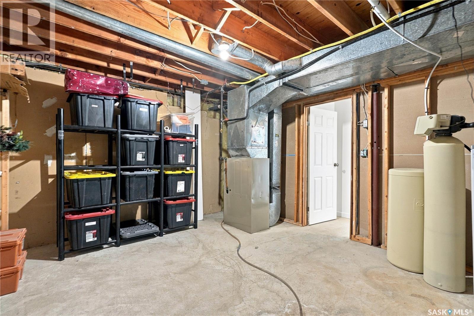 345 Clark AVENUE - Image 45