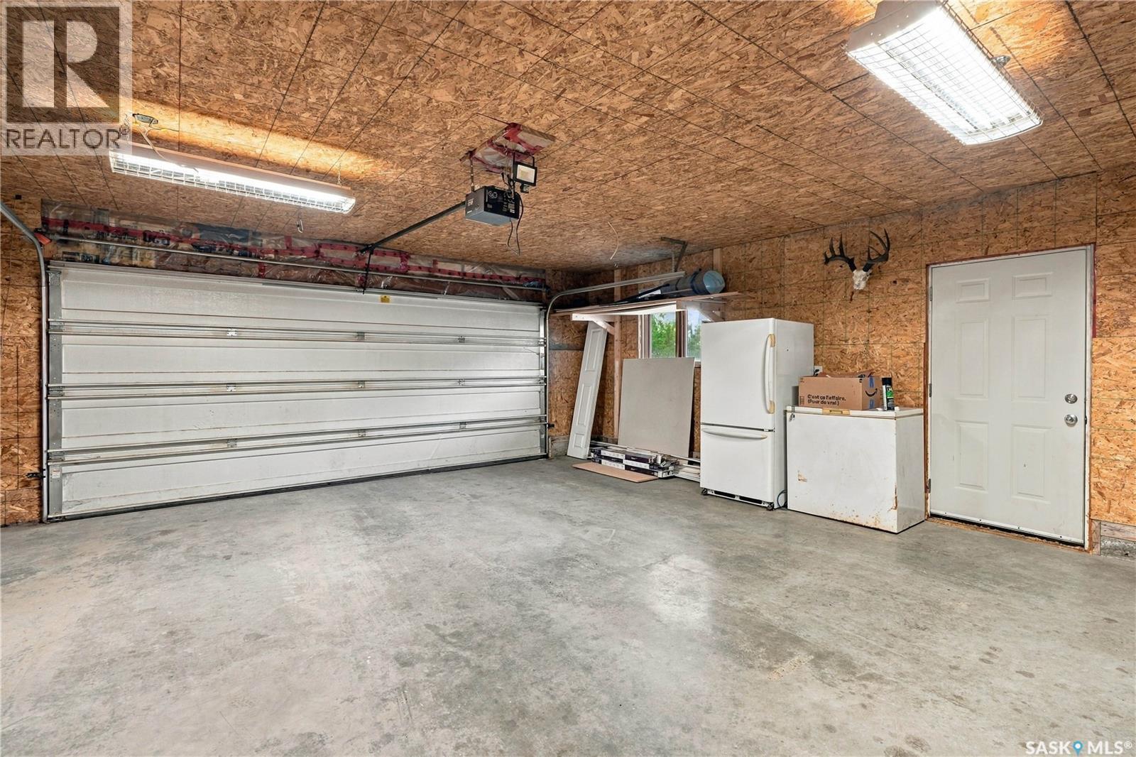 345 Clark AVENUE - Image 58