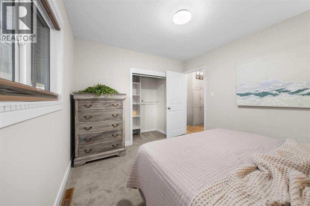 8515 48 Avenue NW - photo 22