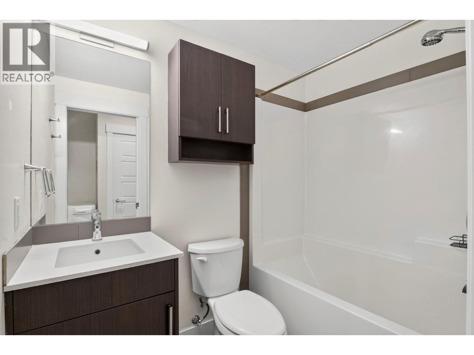 #347 925 Leon Avenue, Kelowna, British Columbia, V1Y0E5, Kelowna, British Columbia — photo 4 of 5