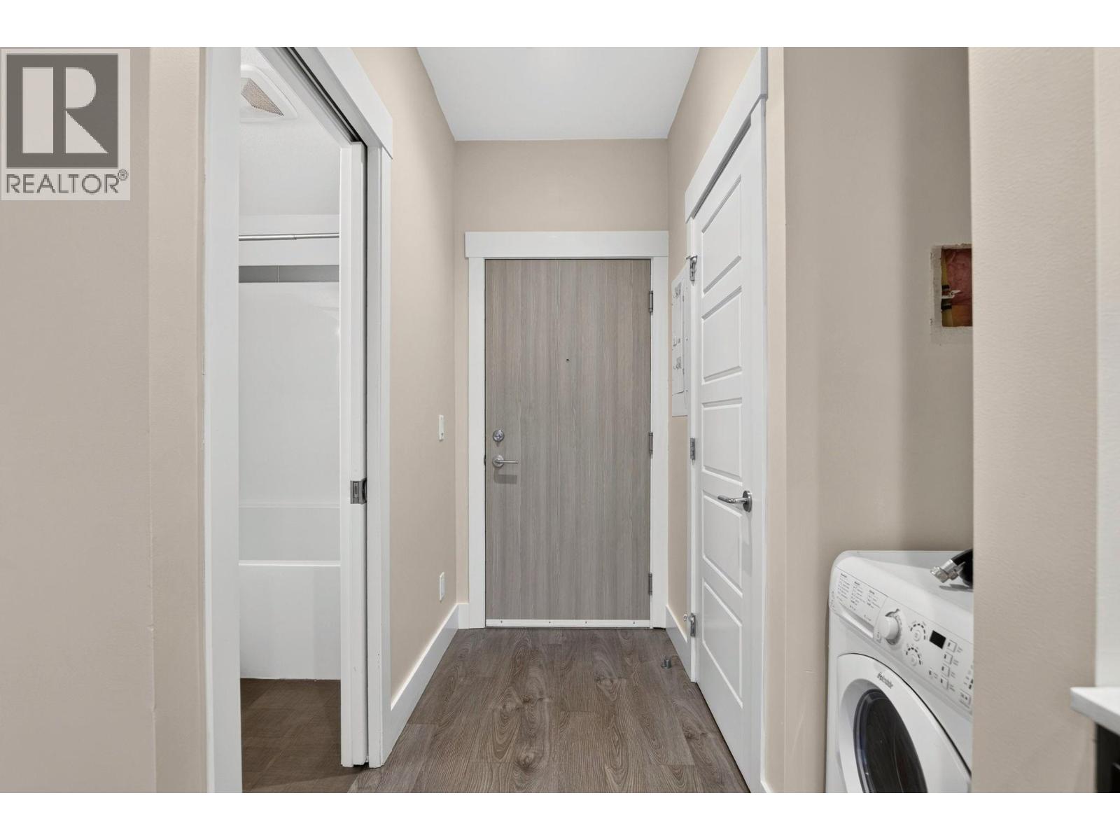#347 925 Leon Avenue, Kelowna, British Columbia, V1Y0E5, Kelowna, British Columbia — photo 3 of 5