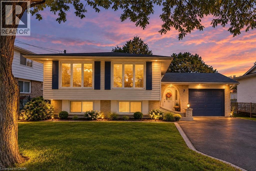 7 HANOVER Place - 1