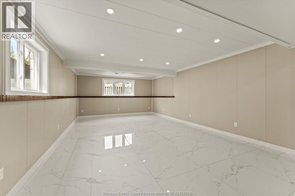 199 THOMAS AVENUE - Image 21