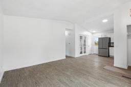 155 Lynn Lake Drive, Winnipeg, MB R2C4J7 Photo 7
