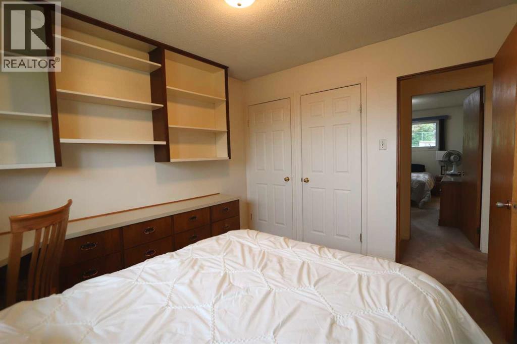 Listing photo – 5007 42 Street, Ponoka