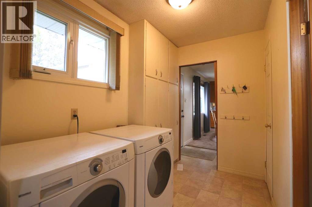 Listing photo – 5007 42 Street, Ponoka