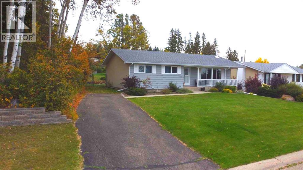 Listing photo – 5007 42 Street, Ponoka