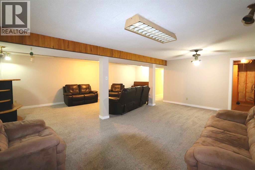 Listing photo – 5007 42 Street, Ponoka