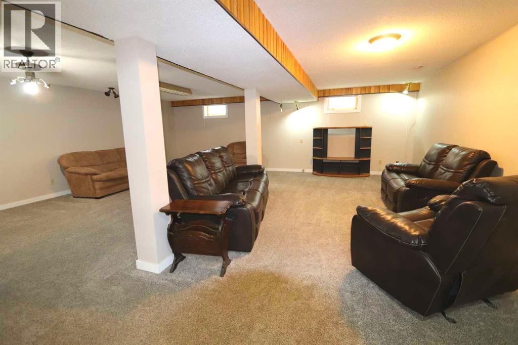 Listing photo – 5007 42 Street, Ponoka