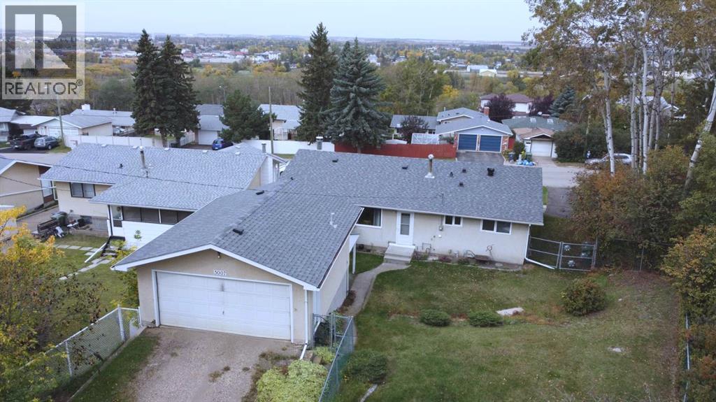 Listing photo – 5007 42 Street, Ponoka