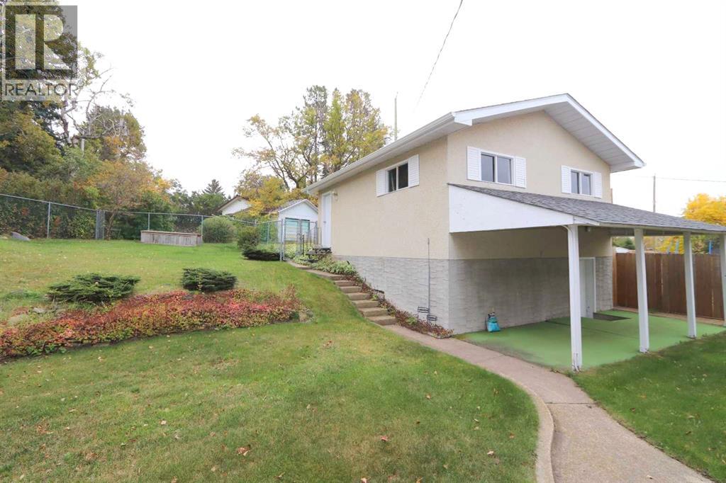 Listing photo – 5007 42 Street, Ponoka