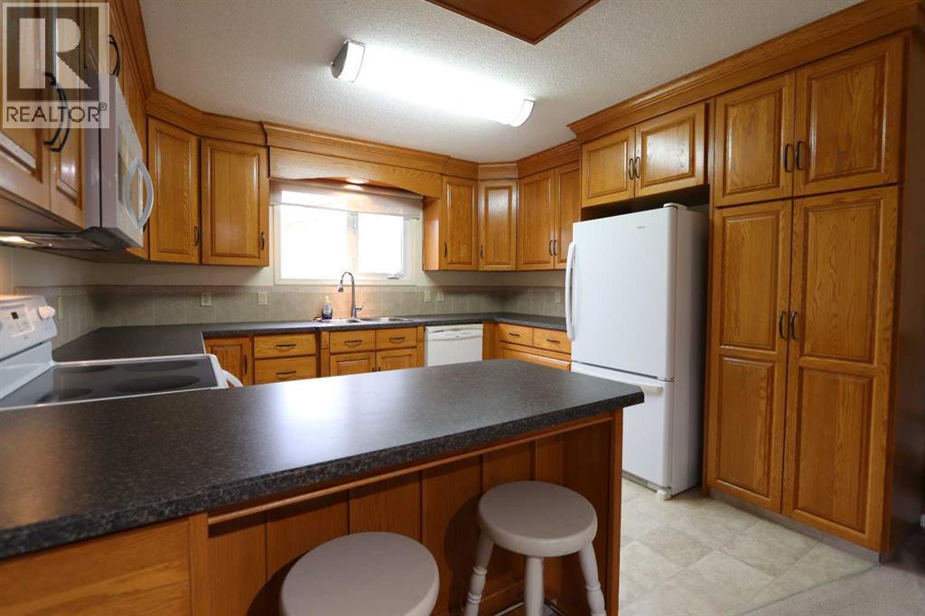Listing photo – 5007 42 Street, Ponoka