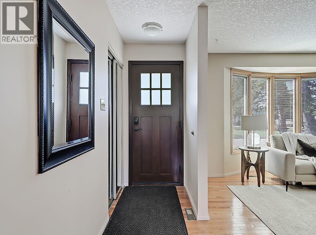 44 Granlea Place SW - photo 2