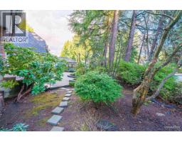 6408 Chaucer Place, Burnaby, BC V5E3Y5 Photo 9