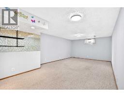 165 Marbrooke Circle Ne, Calgary, AB T2A2W4 Photo 21