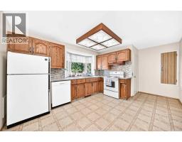 Primary Bedroom - 165 Marbrooke Circle Ne, Calgary, AB T2A2W4 Photo 6