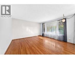 3pc Bathroom - 165 Marbrooke Circle Ne, Calgary, AB T2A2W4 Photo 9