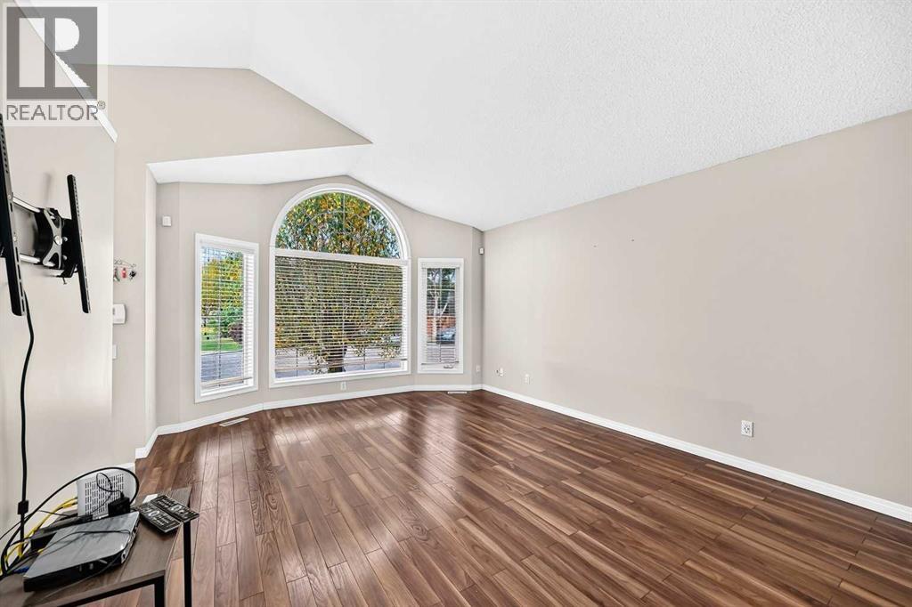 267 Covewood Close NE - photo 3