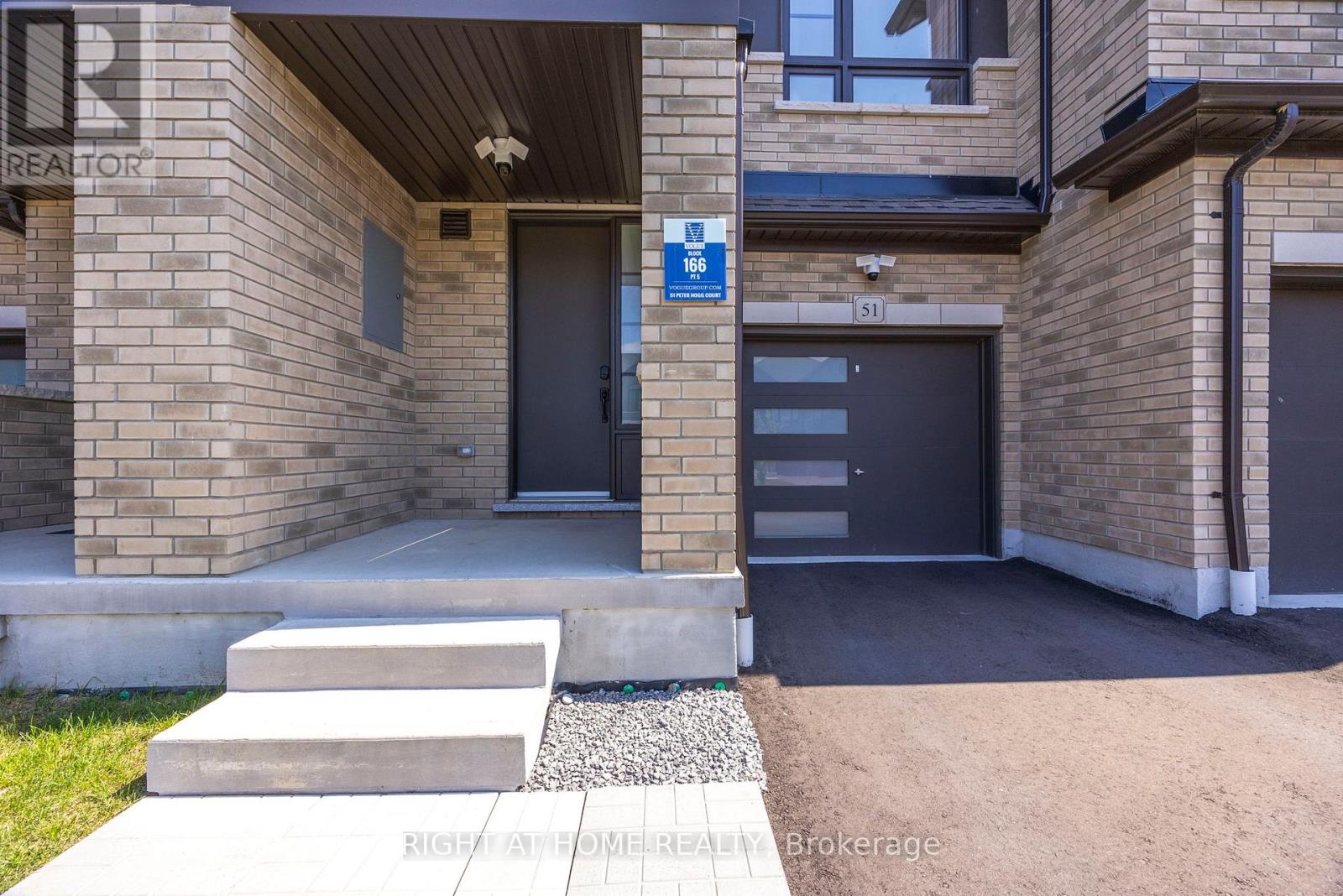51 PETER HOGG COURT, Whitby — photo 2