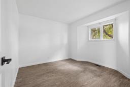 155 Lynn Lake Drive, Winnipeg, MB R2C4J7 Photo 12