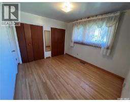Bedroom - 1123 Asquith Drive, Esterhazy, SK S0A0X0 Photo 15