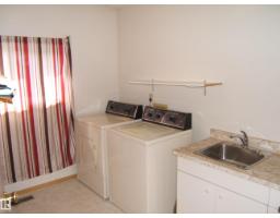 5433 44 St, Vegreville, AB T9C1C8 Photo 18