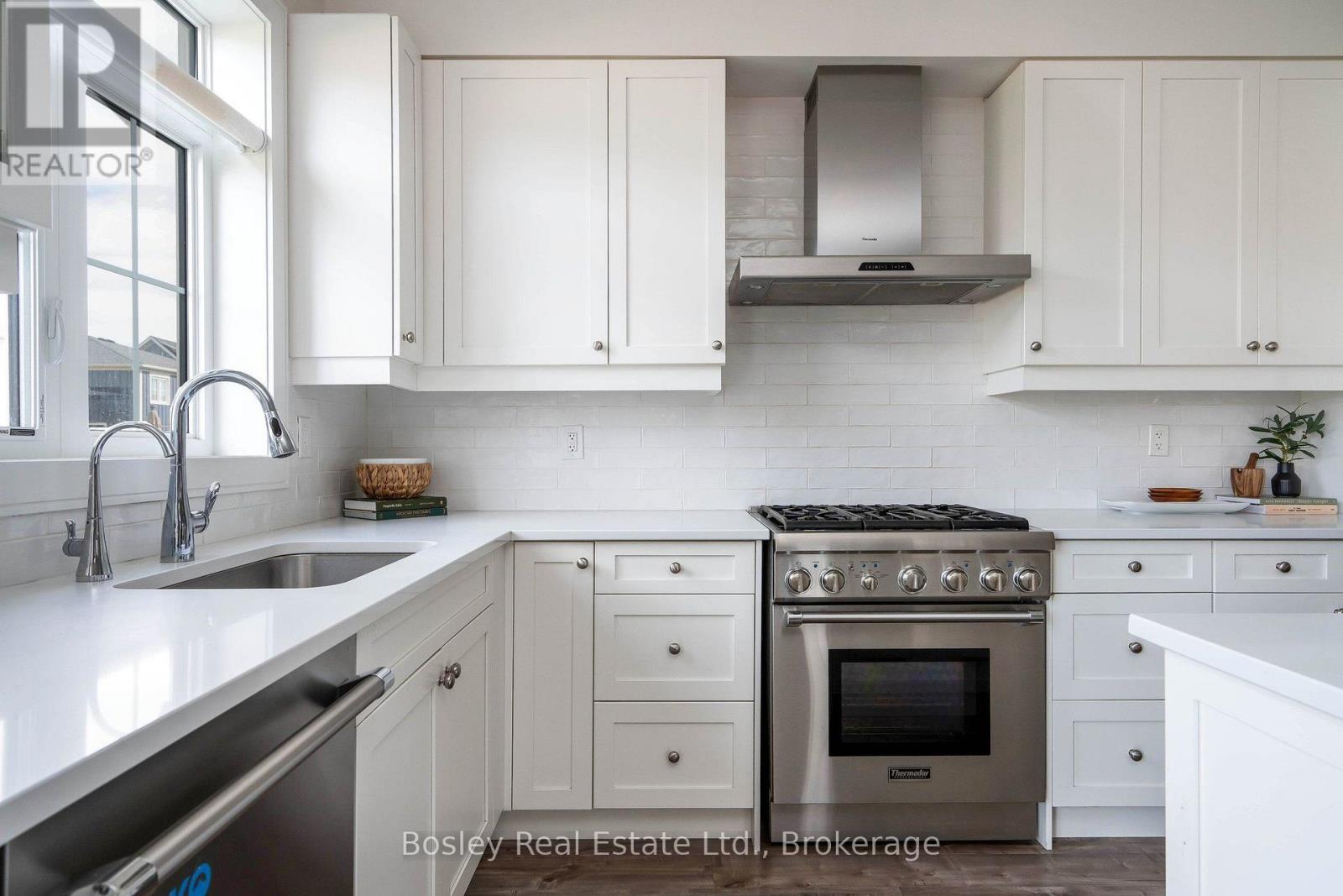 199 YELLOW BIRCH CRESCENT, Blue Mountains — photo 12