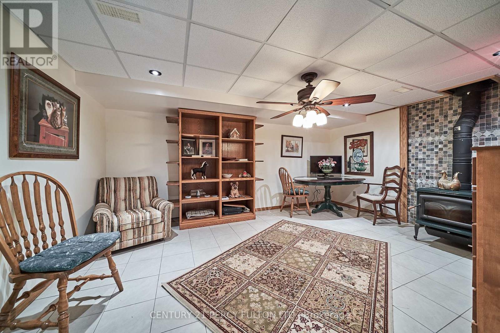 2733 TAUNTON ROAD - 38