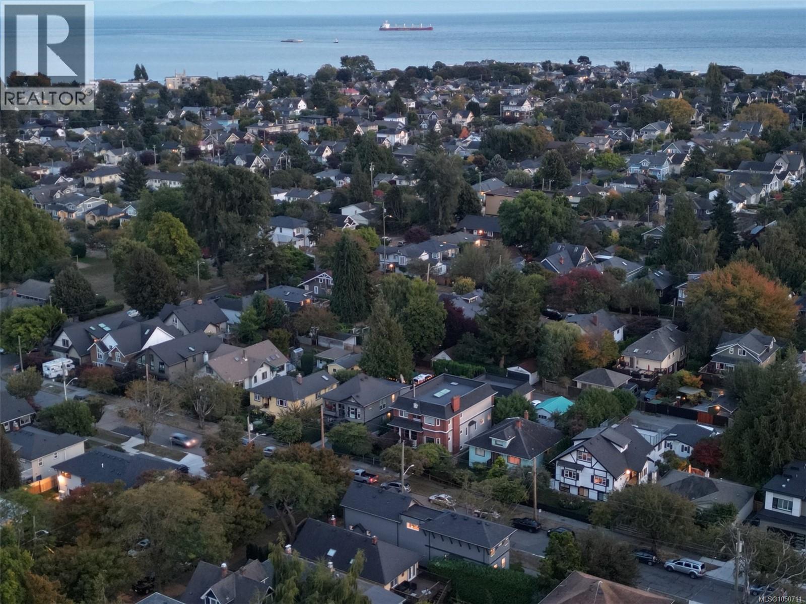 1150 Oxford Street, Victoria, British Columbia, V8V2V3, Victoria, British Columbia — photo 4 of 5