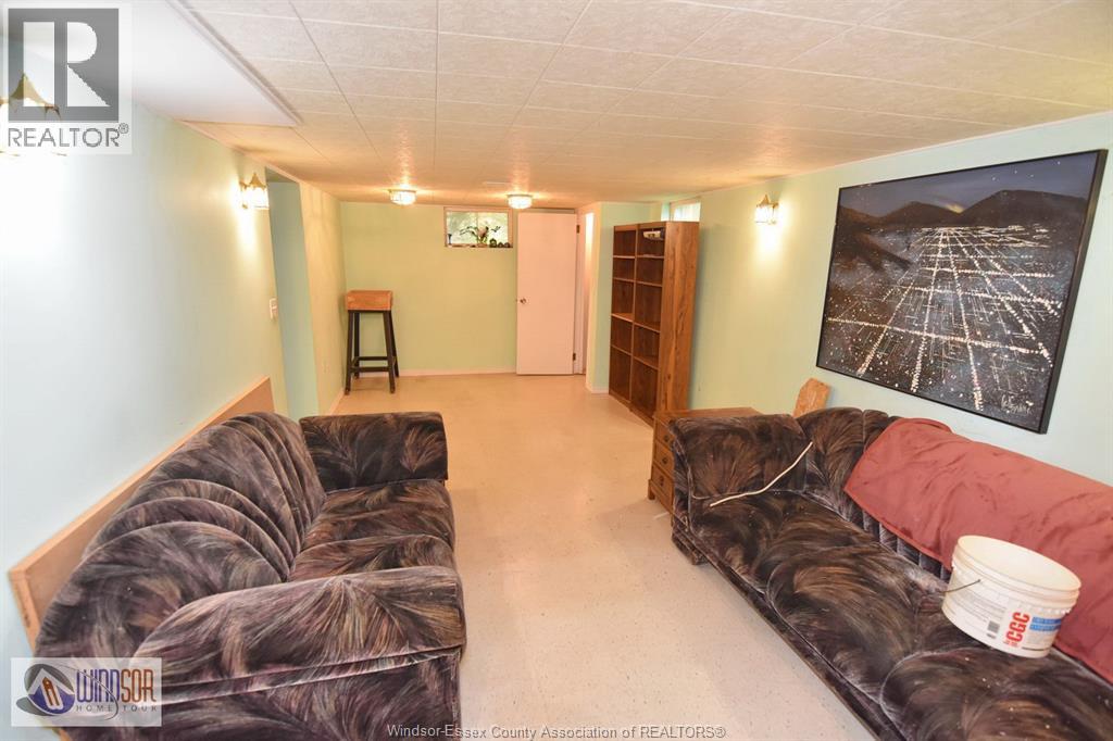 1011 Laurier - Image 26