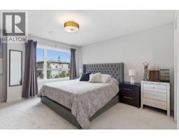 4pc Bathroom - 4407 17 Avenue Nw, Calgary, AB T3B0N7 Photo 16