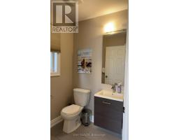 Pantry - 8040 Blue Ash Lane, Niagara Falls, ON L2H0N9 Photo 6