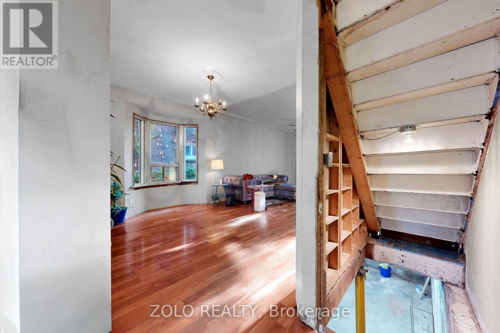 189 LESLIE STREET - 11