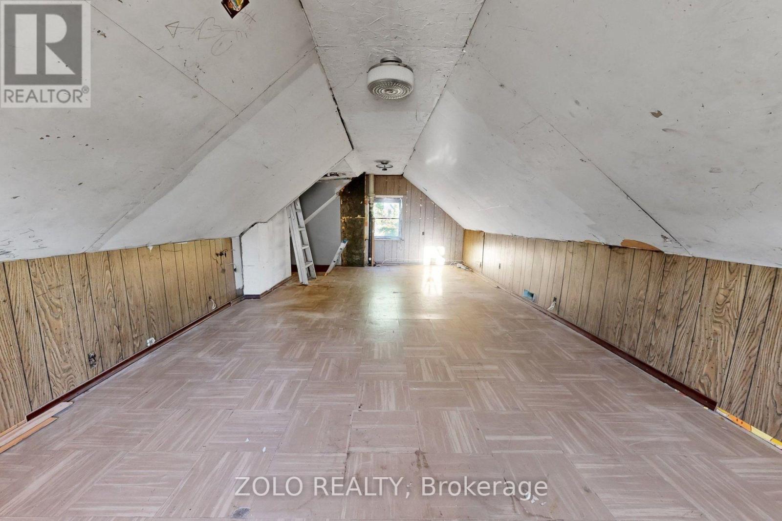 189 LESLIE STREET - 26