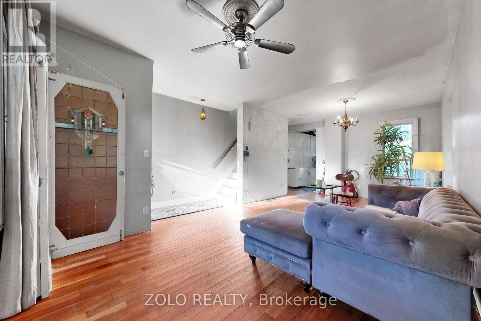 189 LESLIE STREET - 8