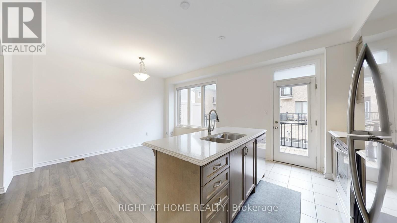 5 CASELY AVENUE, Richmond Hill — photo 2