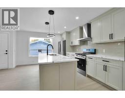 Kitchen - 73 Martinridge Crescent Ne, Calgary, AB T3J3M4 Photo 11