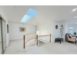 14962 96a Avenue, Surrey, BC V3R9V6 Photo 6