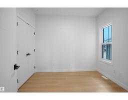 Bedroom 2 - 987 Elderberry Ld Nw, Edmonton, AB T6M3J7 Photo 6