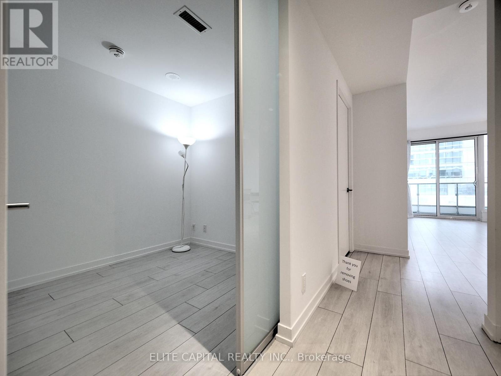 702 - 5 BUTTERMILL AVENUE, Vaughan (Vaughan Corporate Centre) — photo 7