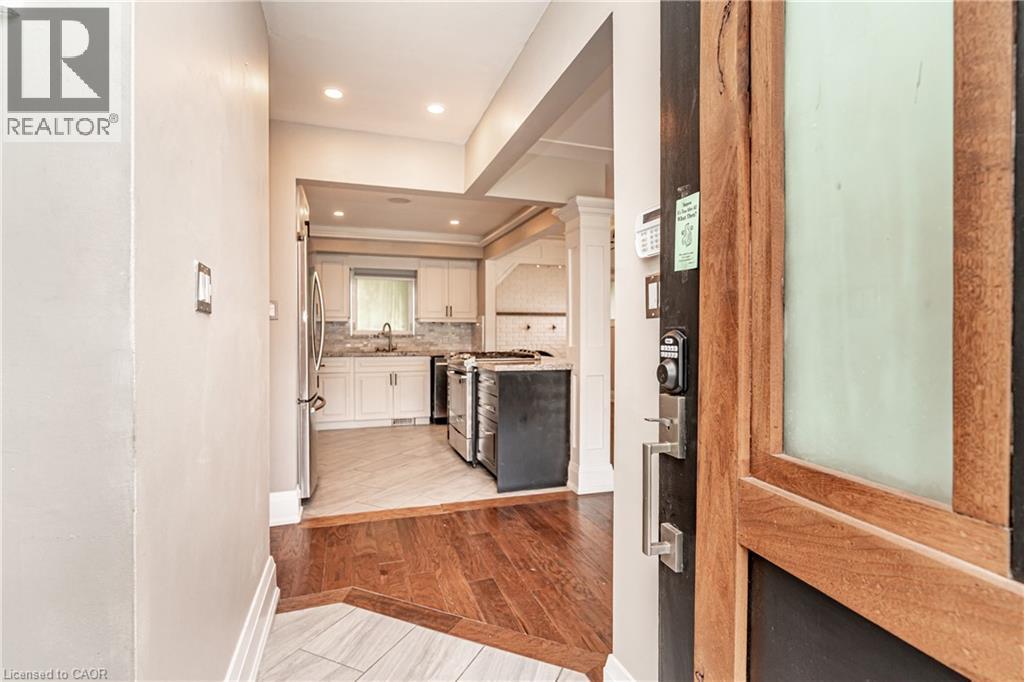 33 KENWOOD Crescent Unit# (main level), Hamilton — photo 3