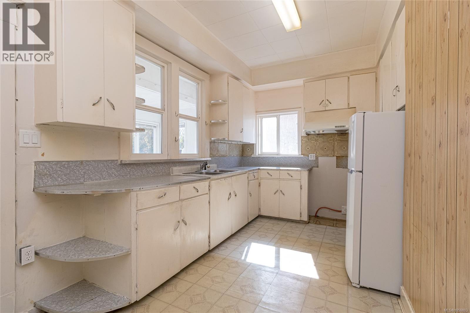 2531 Fernwood Rd - 12